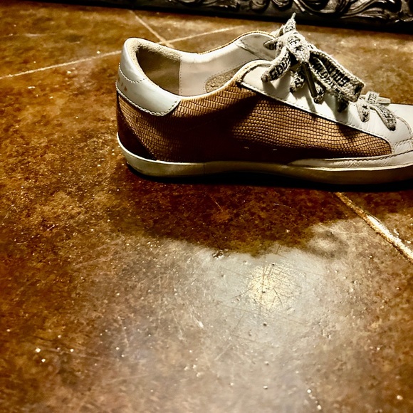 Golden Goose like new shoes. Comes with box and special laces, and dust bag. - Picture 6 of 8